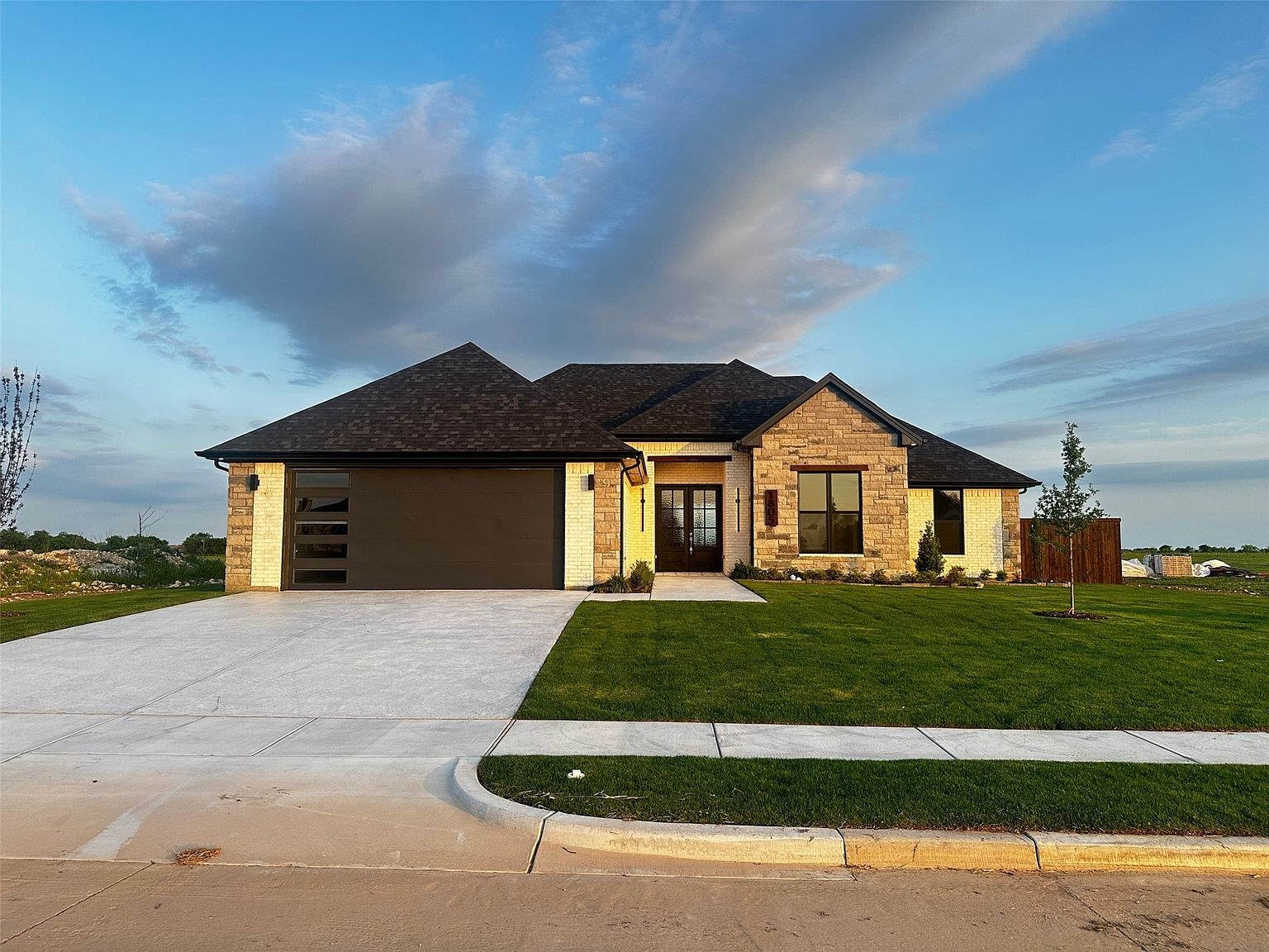 1805 Sudbury Dr in Cleburne, a finished MTR Custom Homes spec home